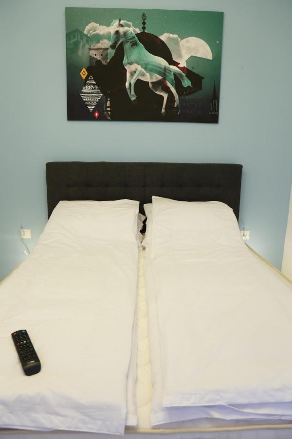 Blue And Rose Cozy - Quiet In The Best Location - Self Check-In - 5Th Floor With Elevator Saraybosna Dış mekan fotoğraf